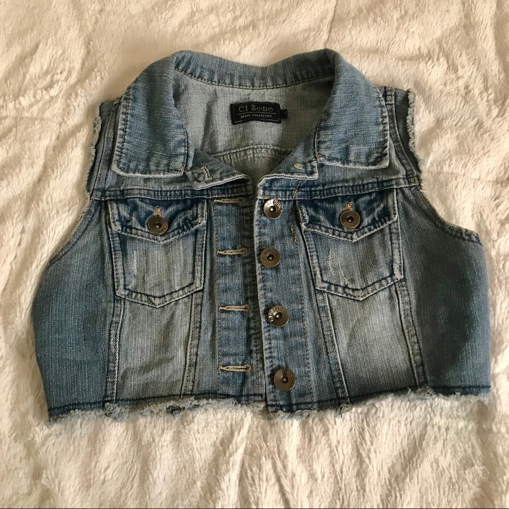 CI SONO Sleeveless Cropped Denim Button Up Vest